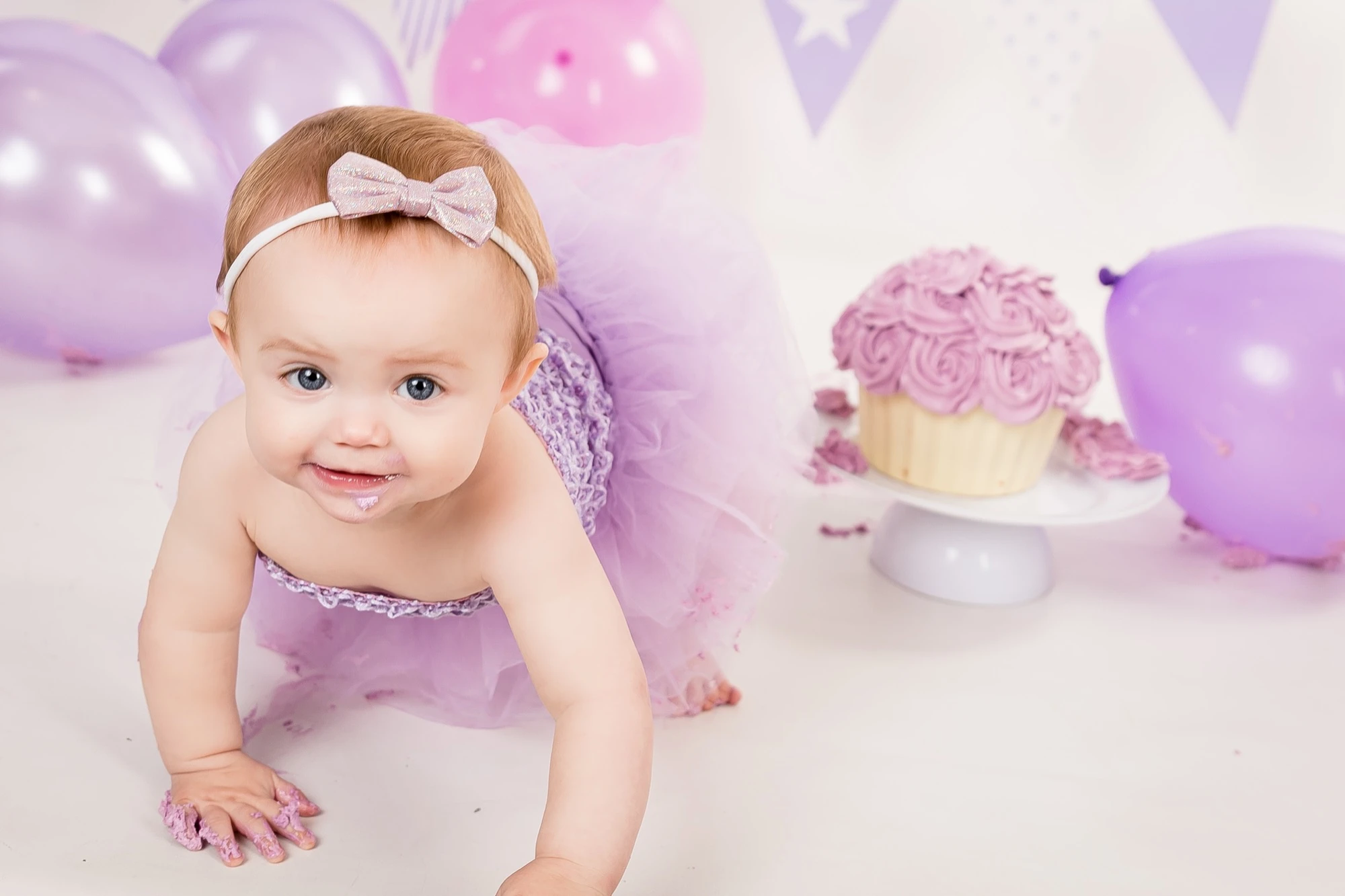 Cake smash with a smile