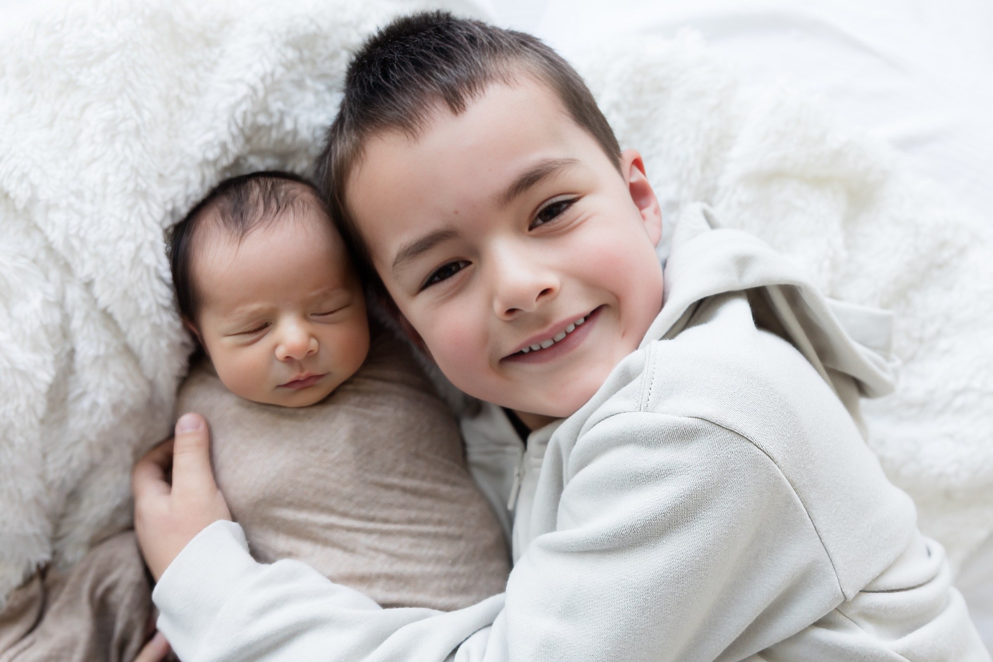 Newborn and parents photographed at The George Center, Gledswood Hills