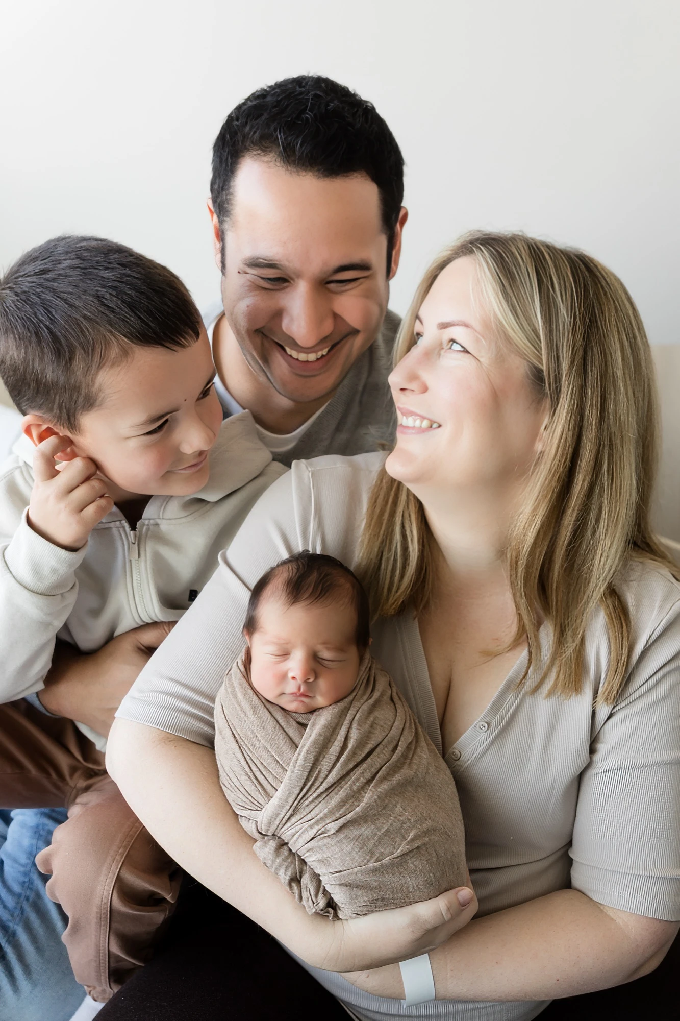 Newborn session at The George Center, Gledswood Hills — sample 2