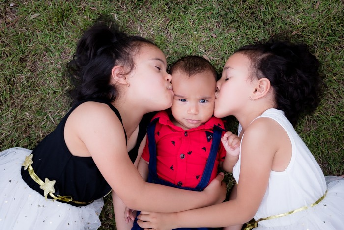 Tips for photographing siblings