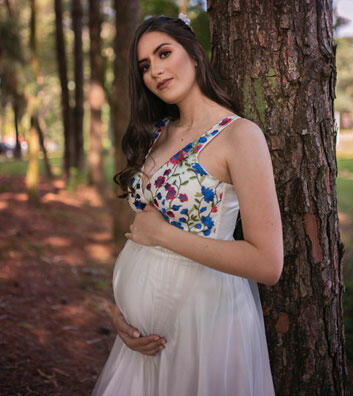 How Much Does a Maternity Photoshoot Cost? 3